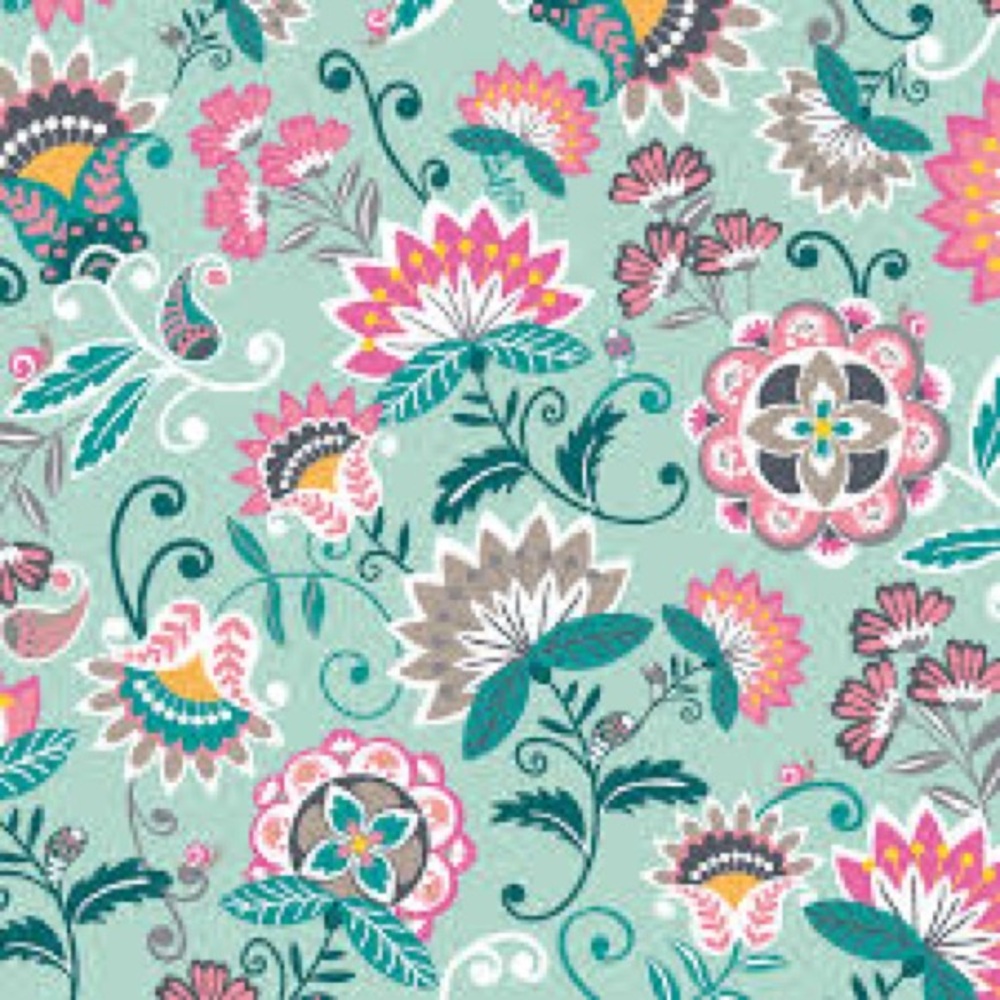 Vera Bradley EXTREMELY RARE “Mint Flowers” NWT - Picture 2 of 2